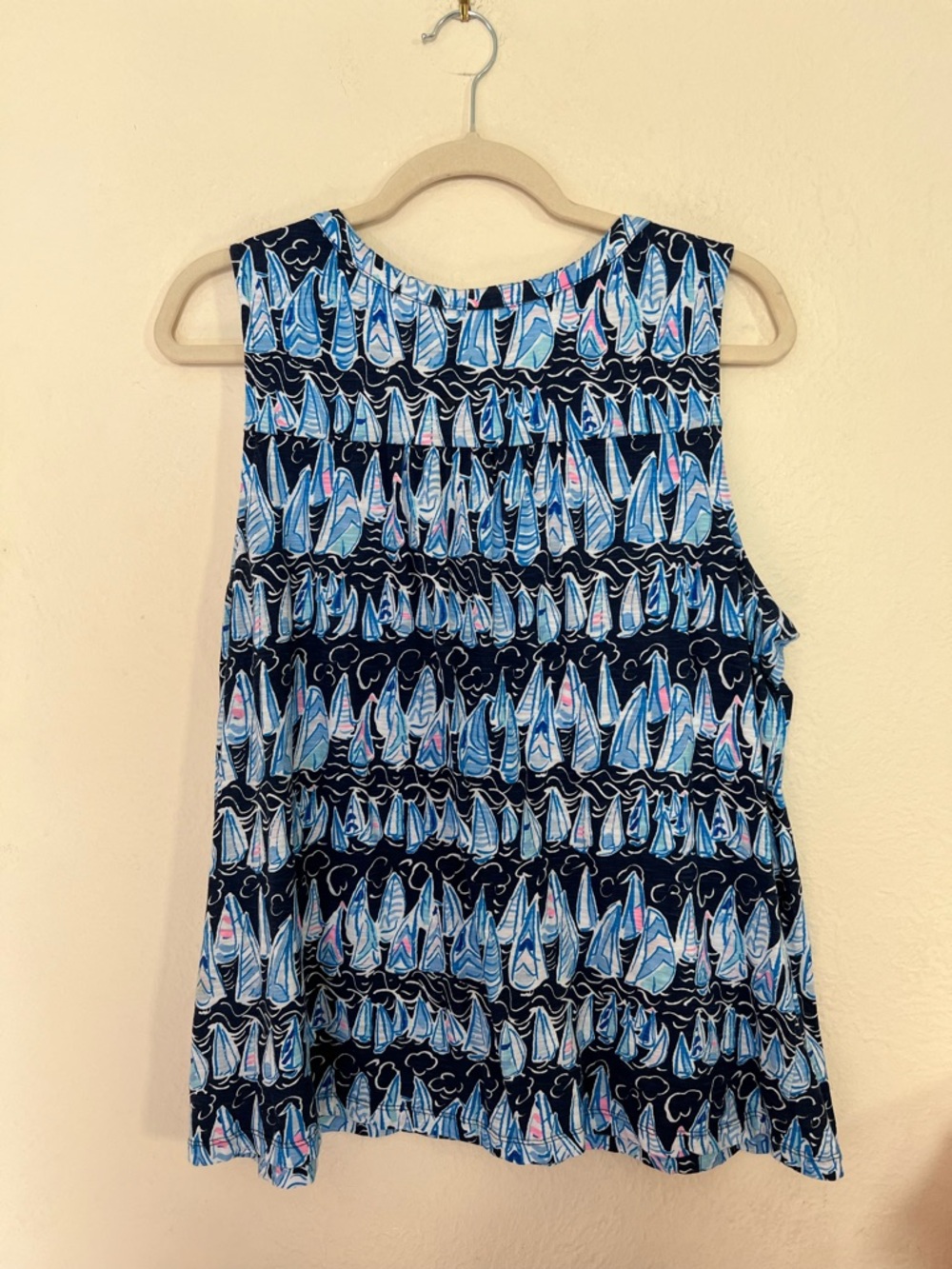 Lilly Pulitzer XL Dev low tide sleeveless top sailboats - Picture 4 of 4